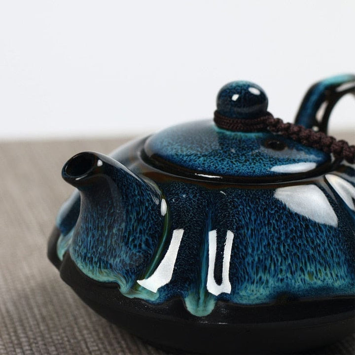 Chinesische teekanne keramik - schwarz und blau mit braunen