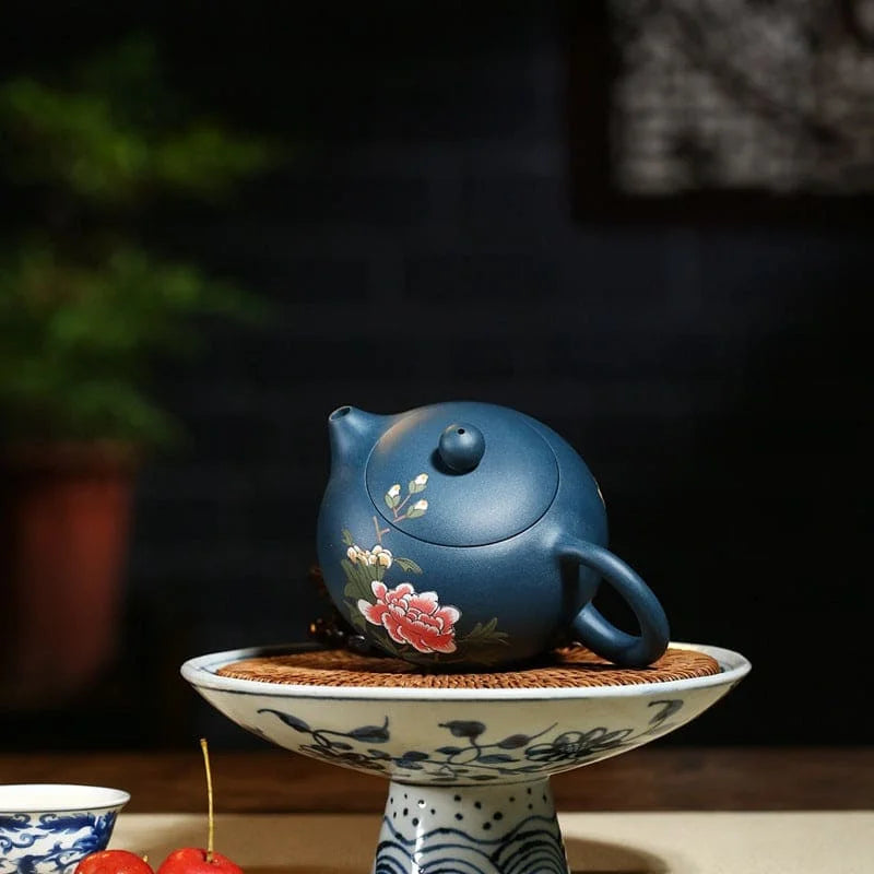 Chinesische teekanne yixing blau mit blumen aus ton 230ml