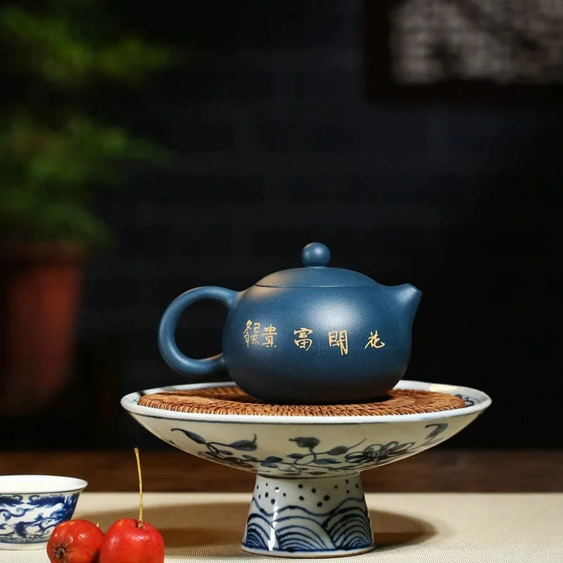 Chinesische teekanne yixing blau mit blumen aus ton 230ml
