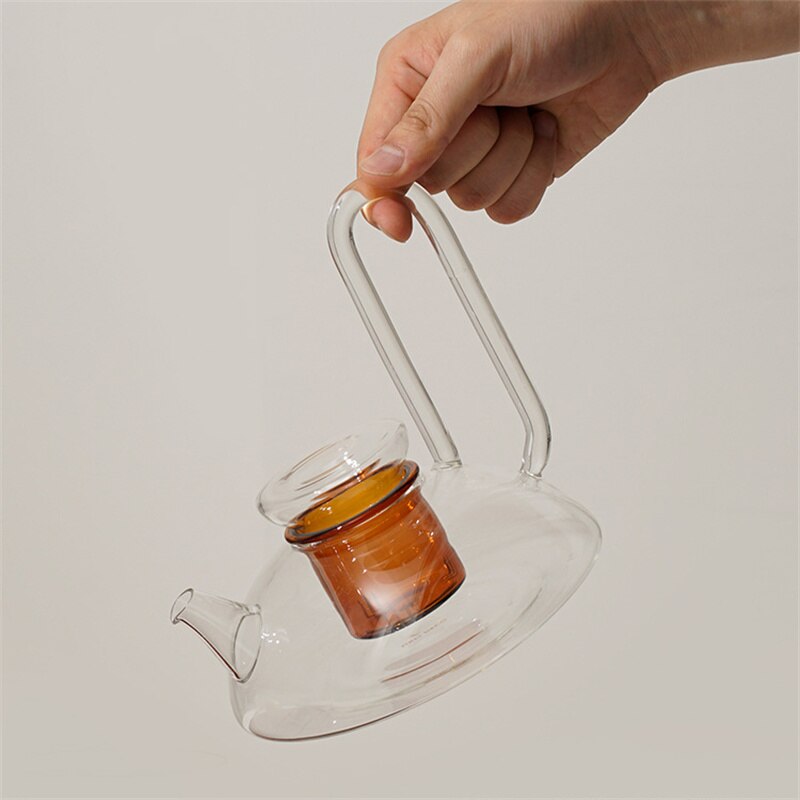 Kleine teekanne glas mit filtereinsatz